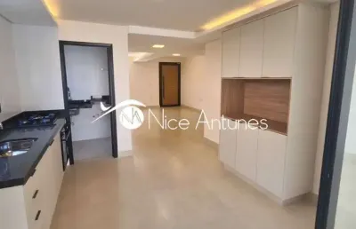 Casa de 2 pavimentos, design planejado e a poucos passos da praia