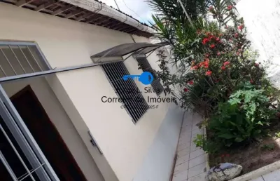Casa térrea de 240m2 a/t  100m2 de a/c  3 dormitórios 2 suíte  2 banheiros