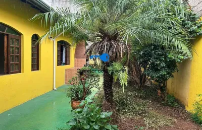 Casa grande 180m2 a/c   3 dormitórios 3 wc  3 vagas coberta e churrasqueira