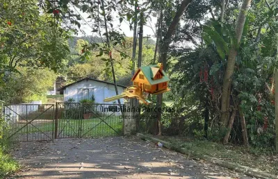 Chácara com 8.664,72 m2  terreno plano 1 casa + 1 salão de festas - jaraguá