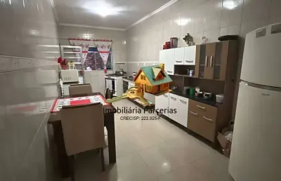 Sobrado de 4 dormitórios varanda 3 vagas cobertas no portal dos ipês!