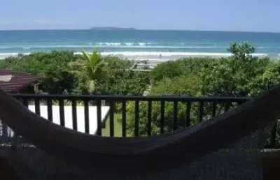 Casa beira mar com 08 dormitórios em mariscal bombinhas