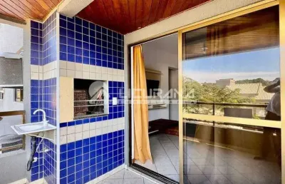 Oportunidade de investimento na praia do centro de bombinhas - apartamento com 2 quartos, localizado a 100 mts do mar.