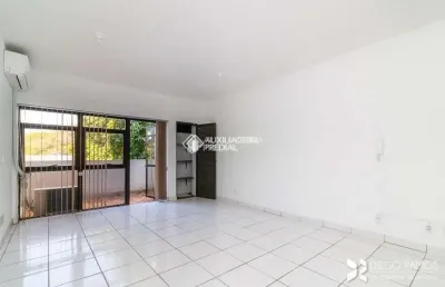 Sala comercial à venda na travessa do carmo, 152, cidade baixa, porto alegre, 38 m2 por r$ 100.000