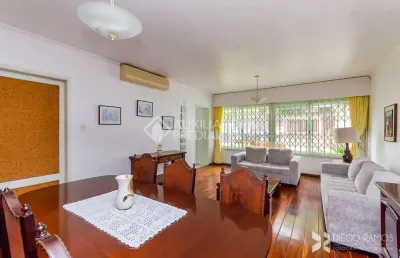 Casa com 4 quartos à venda na rua matias josé bins, 514, três figueiras, porto alegre, 442 m2 por r$ 1.586.000