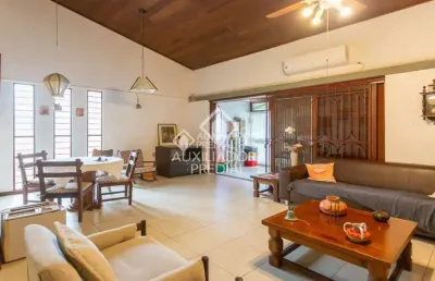 Casa com 3 quartos à venda na rua cariri, 201, vila assunção, porto alegre, 266 m2 por r$ 1.550.000