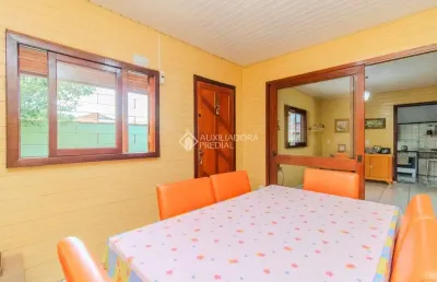 Casa com 3 quartos à venda na rua encantadora, 320, partenon, porto alegre, 106 m2 por r$ 310.000
