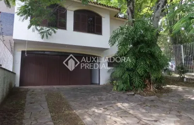 Casa com 3 quartos à venda na rua joão paetzel, 532, chácara das pedras, porto alegre, 238 m2 por r$ 880.000