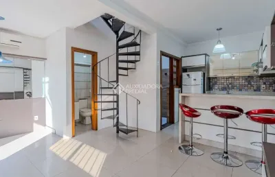 Casa em condomínio fechado com 2 quartos à venda na avenida outeiro, 83, coronel aparício borges, porto alegre, 77 m2 por r$ 329.000