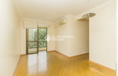 Apartamento com 2 quartos à venda na avenida protásio alves, 7355, petrópolis, porto alegre, 57 m2 por r$ 310.000
