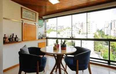 Apartamento com 3 quartos à venda na rua dona laura, 782, rio branco, porto alegre, 140 m2 por r$ 1.590.000
