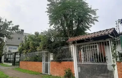 Casa com 3 quartos à venda na rua sargento nicolau dias de farias, 50, tristeza, porto alegre, 212 m2 por r$ 1.050.000
