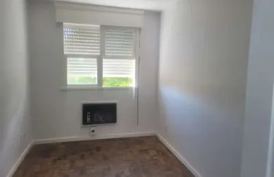 Apartamento com 2 quartos à venda na travessa escobar, 529, camaquã, porto alegre, 48 m2 por r$ 166.000