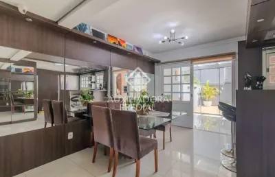 Casa com 3 quartos à venda na rua ivo walter kern, 320, hípica, porto alegre, 133 m2 por r$ 740.000