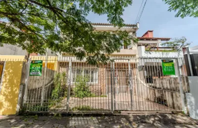 Casa com 4 quartos à venda na travessa serafim terra, 42, jardim botânico, porto alegre, 179 m2 por r$ 790.000