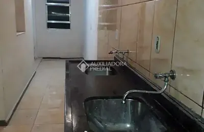 Apartamento com 2 quartos à venda na avenida berlim, 137, são geraldo, porto alegre, 80 m2 por r$ 239.000