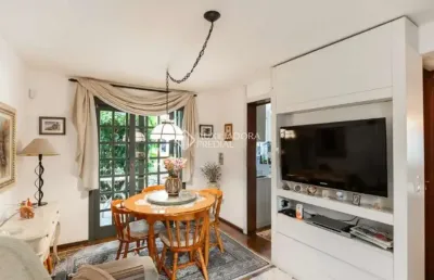 Casa com 3 quartos à venda na rua eudoro berlink, 987, auxiliadora, porto alegre, 239 m2 por r$ 1.990.000