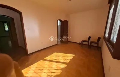 Casa em condomínio fechado com 3 quartos à venda na rua doutor alberto albertini, 301, são sebastião, porto alegre, 360 m2 por r$ 680.000