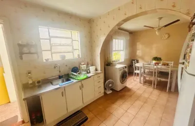 Casa com 2 quartos à venda na rua doutor dias da cruz, 203, medianeira, porto alegre, 90 m2 por r$ 450.000