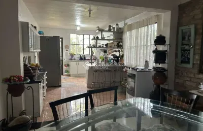 Casa com 4 quartos à venda na rua esplêndida, 232, agronomia, porto alegre, 203 m2 por r$ 500.000