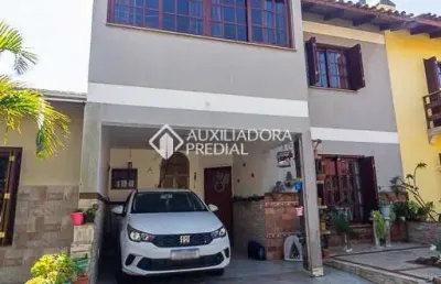 Casa em condomínio fechado com 3 quartos à venda na rua ponciano pacheco da silveira, 172, guarujá, porto alegre, 167 m2 por r$ 470.000
