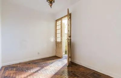 Apartamento com 3 quartos à venda na rua barbedo, 385, menino deus, porto alegre, 74 m2 por r$ 232.000