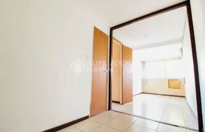 Sala comercial à venda na rua dom pedro ii, 1240, são joão, porto alegre, 58 m2 por r$ 450.000