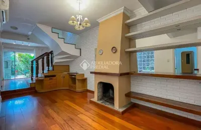Casa em condomínio fechado com 3 quartos à venda na rua miguel tostes, 706, rio branco, porto alegre, 198 m2 por r$ 1.100.000