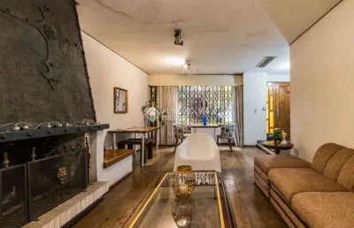 Casa com 3 quartos à venda na rua quintino bocaiúva, 400, rio branco, porto alegre, 271 m2 por r$ 2.500.000