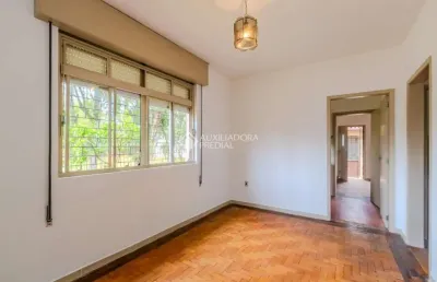 Casa com 2 quartos à venda na rua vinte e quatro de agosto, 121, jardim itu sabará, porto alegre, 154 m2 por r$ 895.000
