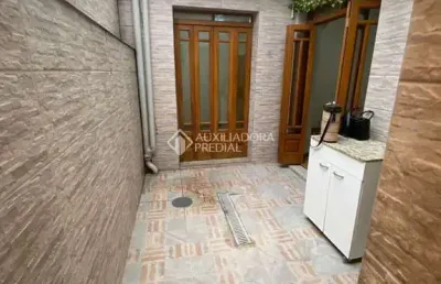 Apartamento com 3 quartos à venda na rua santa rita, 304, floresta, porto alegre, 65 m2 por r$ 330.000