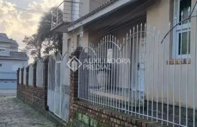 Casa com 3 quartos à venda na rua juruá, 251, jardim são pedro, porto alegre, 313 m2 por r$ 950.000