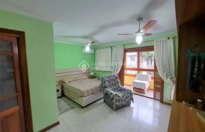Casa com 3 quartos à venda na rua comendador rodolfo gomes, 676, menino deus, porto alegre, 360 m2 por r$ 1.280.000