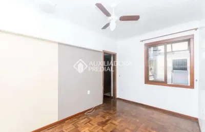 Apartamento com 2 quartos à venda na rua santana, 926, farroupilha, porto alegre, 47 m2 por r$ 260.000