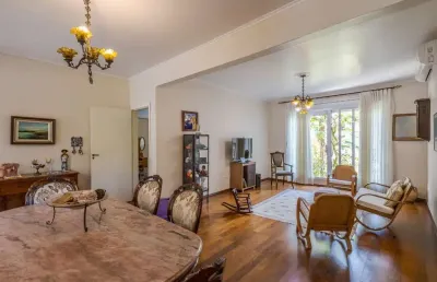 Casa com 3 quartos à venda na rua riveira, 485, petrópolis, porto alegre, 241 m2 por r$ 1.500.000