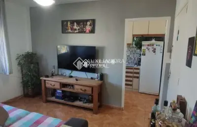 Apartamento com 2 quartos à venda na rua joão mora, 495, camaquã, porto alegre, 47 m2 por r$ 170.000