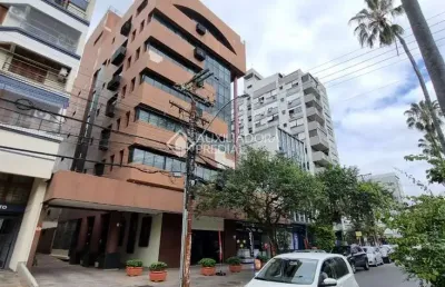 Sala comercial à venda na avenida getúlio vargas, 1594, menino deus, porto alegre, 40 m2 por r$ 295.000