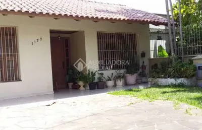Casa em condomínio fechado com 4 quartos à venda na rua doutor campos velho, 1177, cristal, porto alegre, 265 m2 por r$ 800.000
