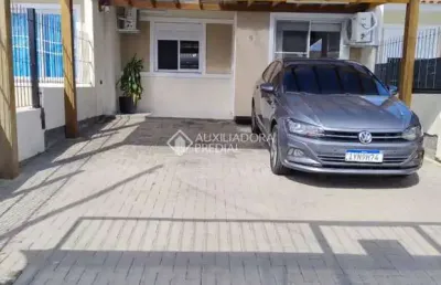 Casa com 2 quartos à venda na rua sete mil e quatorze, 94, restinga, porto alegre, 70 m2 por r$ 299.000