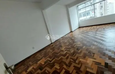 Sala comercial à venda na rua vigário josé inácio, 368, centro histórico, porto alegre, 41 m2 por r$ 58.000