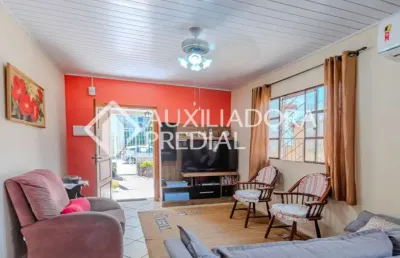 Casa com 2 quartos à venda na rua teotônia, 273, camaquã, porto alegre, 132 m2 por r$ 500.000