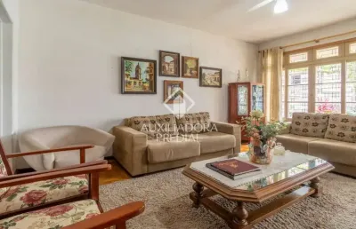 Casa com 3 quartos à venda na avenida pernambuco, 2728, navegantes, porto alegre, 300 m2 por r$ 955.000