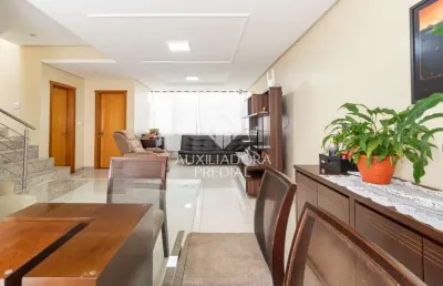 Casa em condomínio fechado com 4 quartos à venda na rua tunísia, 25, vila ipiranga, porto alegre, 158 m2 por r$ 749.000