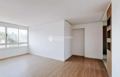 Apartamento com 2 quartos à venda na praça john kennedy, 10, vila ipiranga, porto alegre, 71 m2 por r$ 570.000