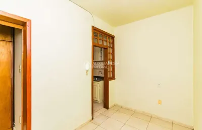 Apartamento com 4 quartos para alugar na rua vicente da fontoura, 2297, rio branco, porto alegre, 71 m2 por r$ 1.850