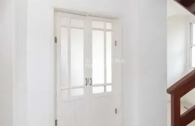 Casa em condomínio fechado com 3 quartos para alugar na rua doutor arnaldo da silva ferreira, 285, jardim isabel, porto alegre, 260 m2 por r$ 5.950