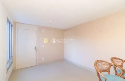 Apartamento com 2 quartos para alugar na estrada joão de oliveira remião, 5400, lomba do pinheiro, porto alegre, 50 m2 por r$ 920