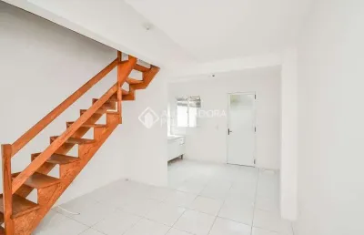 Casa em condomínio fechado com 2 quartos para alugar na rua dorival castilhos machado, 116, hípica, porto alegre, 48 m2 por r$ 1.500