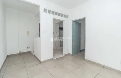 Apartamento com 1 quarto para alugar na rua demétrio ribeiro, 1078, centro histórico, porto alegre, 43 m2 por r$ 1.200