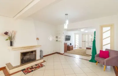 Casa em condomínio fechado com 3 quartos para alugar na rua rodolpho espinoza, 70, hípica, porto alegre, 230 m2 por r$ 3.700
